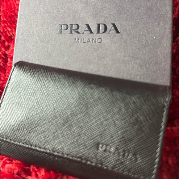 Authenthic Prada saffiano -6 ring key holder - Picture 1 of 7